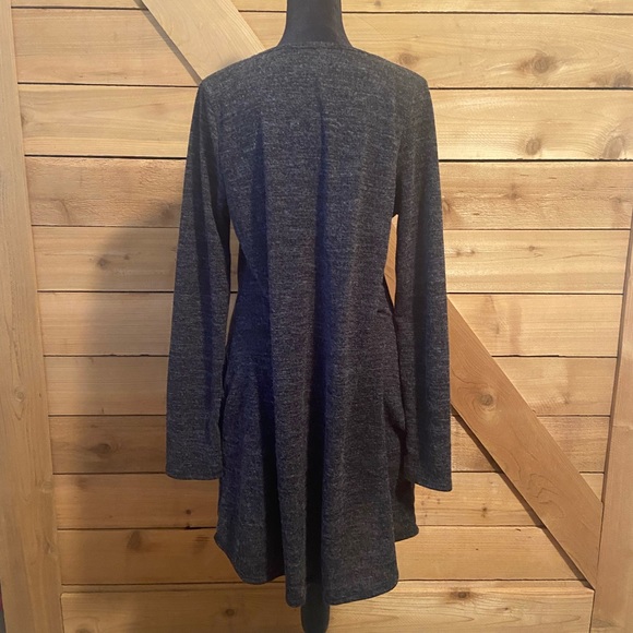 Charcoal Tunic with Hidden Pockets - Picture 4 of 9